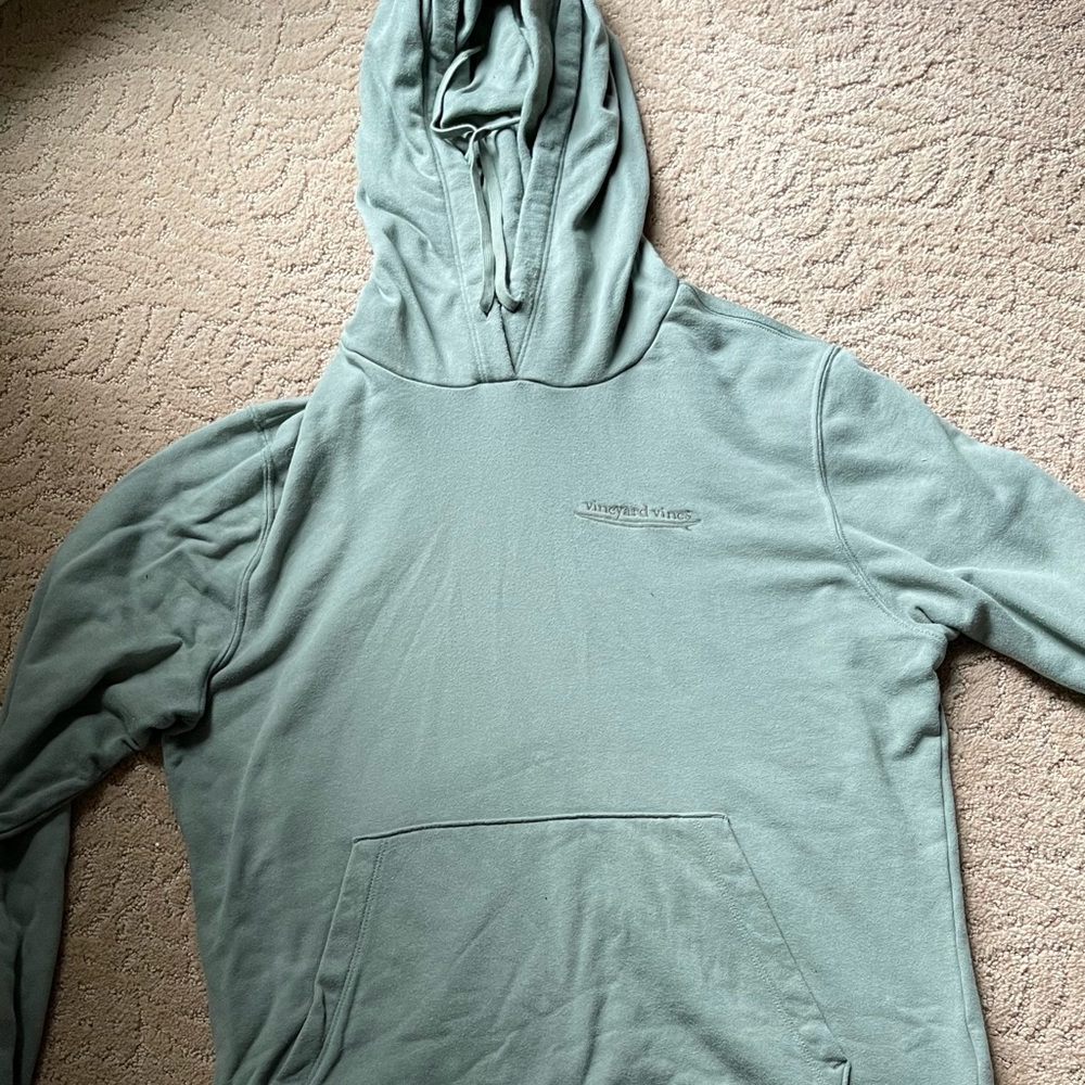 Mens Vineyard Vines Sweatshirt.